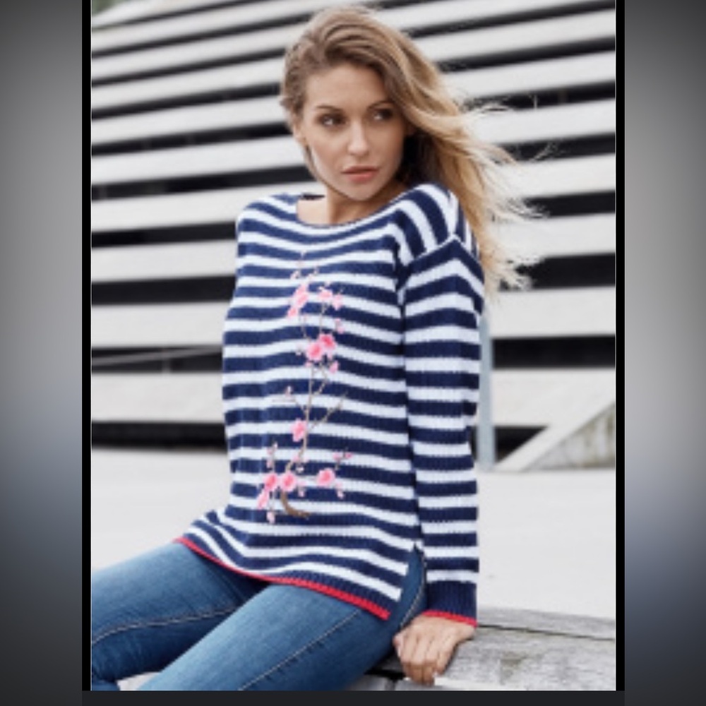 Skovhuus Italian Made Embroidered Boat Neck Sweater. Size Medium.